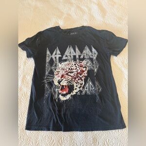 Def Leppard Black Graphic Leopard Tee